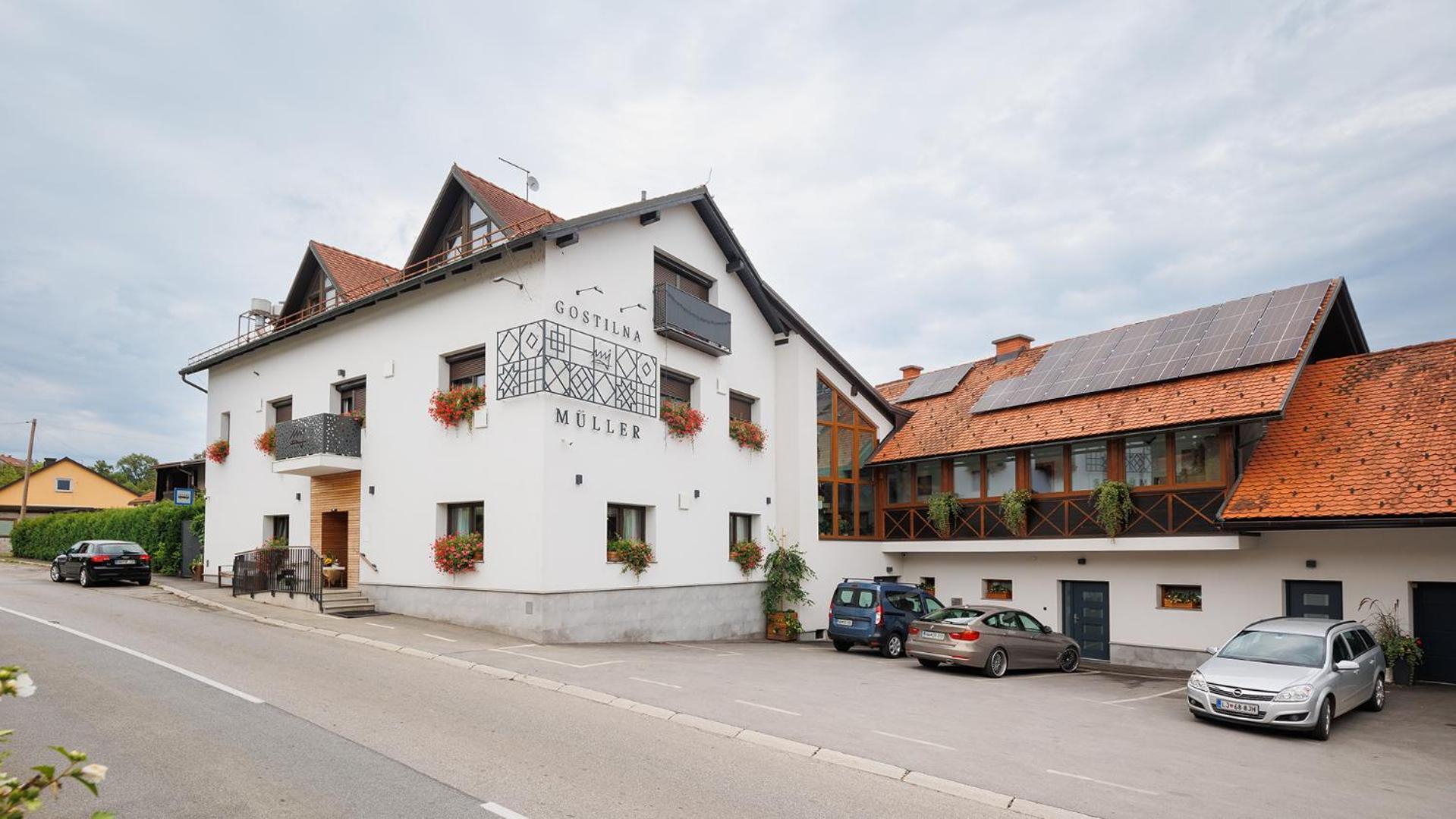 Gostilna Mueller Hotel Črnomelj Eksteriør billede